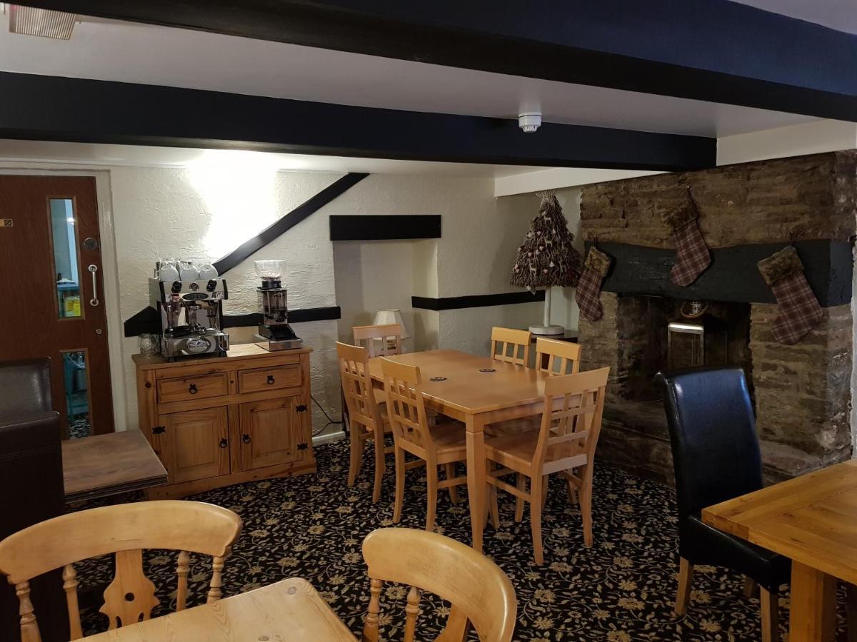 The Cock Hotel Bronllys Екстер'єр фото