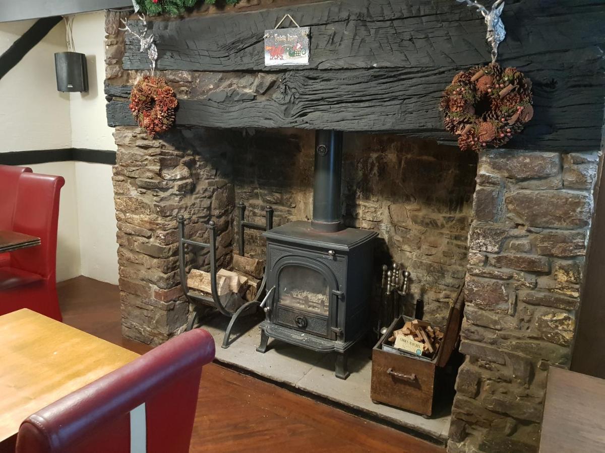 The Cock Hotel Bronllys Екстер'єр фото