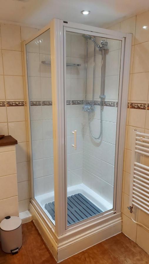 The Cock Hotel Bronllys Екстер'єр фото