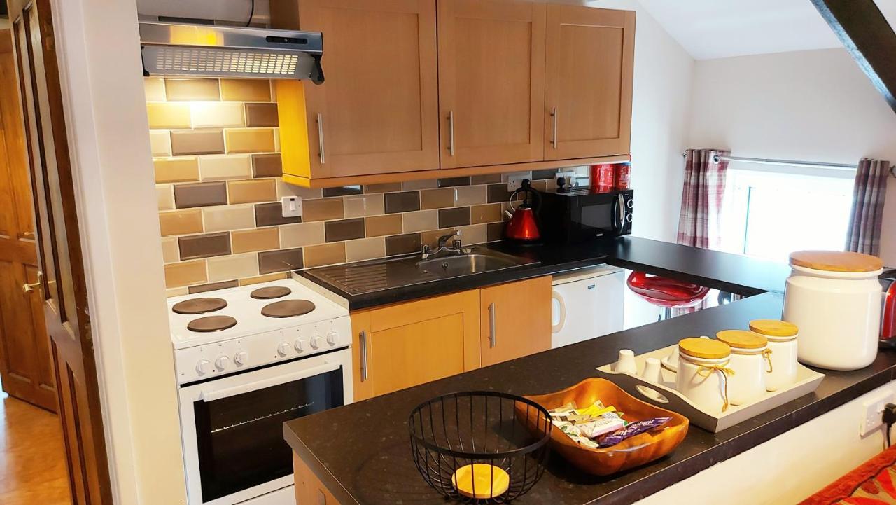 The Cock Hotel Bronllys Екстер'єр фото