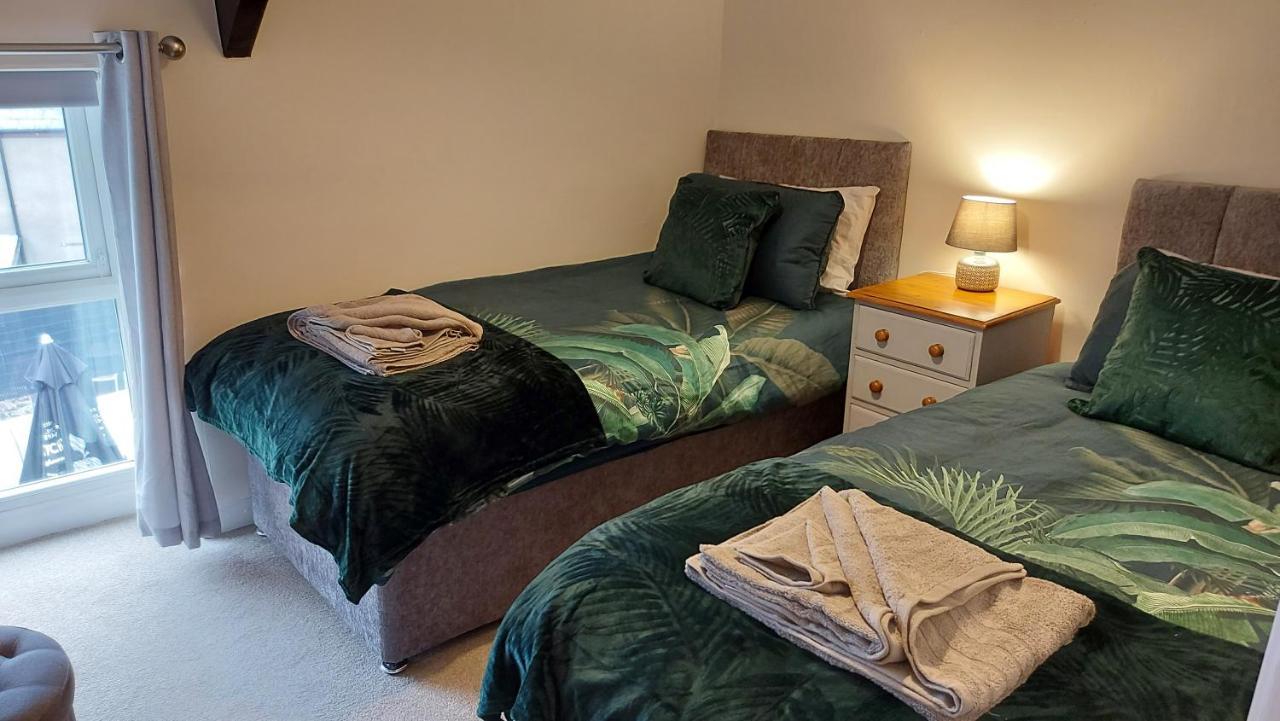 The Cock Hotel Bronllys Екстер'єр фото