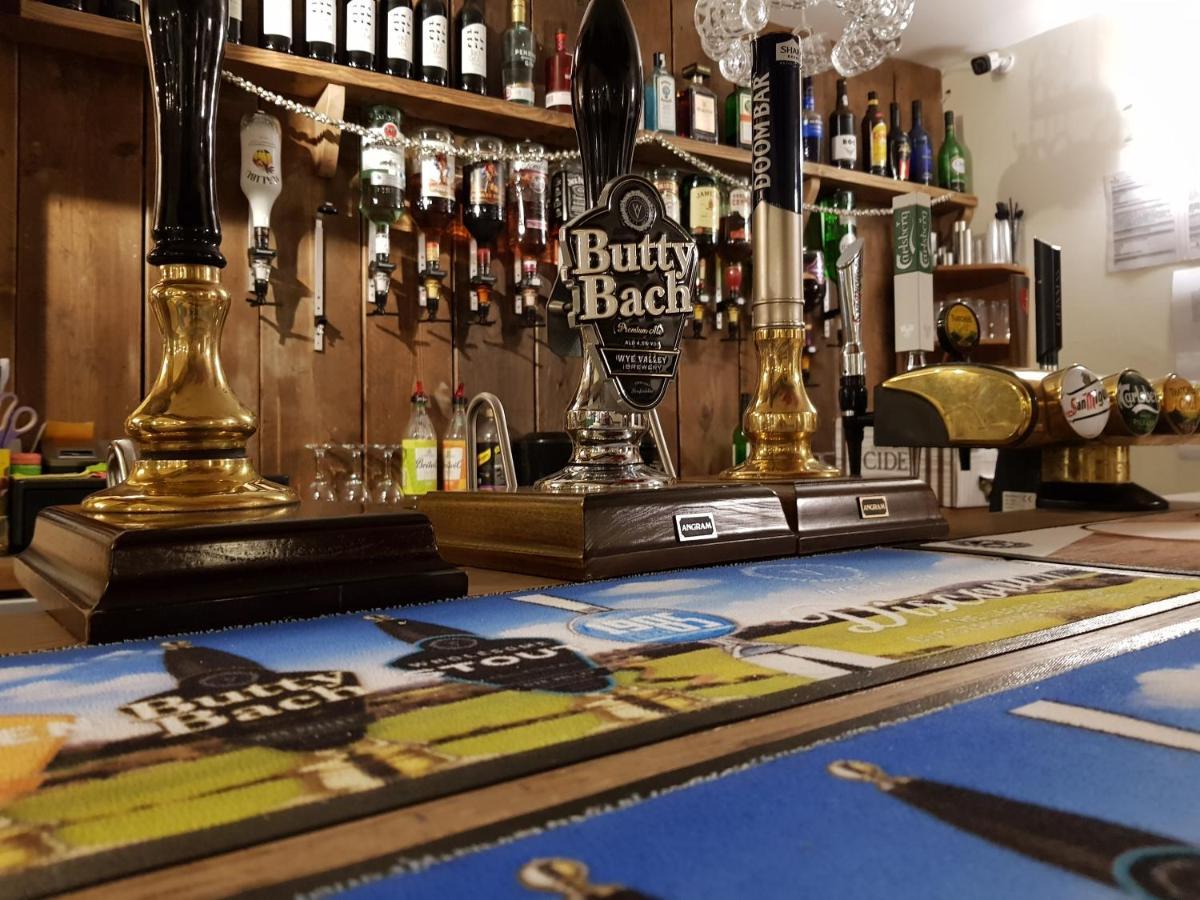 The Cock Hotel Bronllys Екстер'єр фото
