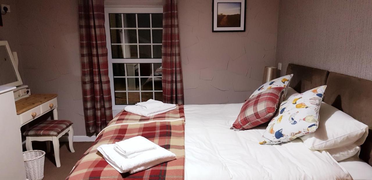 The Cock Hotel Bronllys Екстер'єр фото